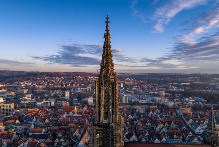 Ulm dall'alto con campanile in evidenza