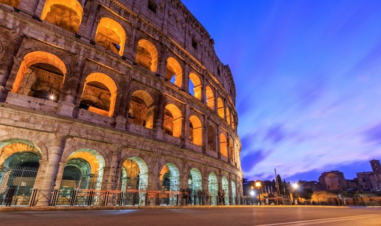 Roma Colosseo al tramonto